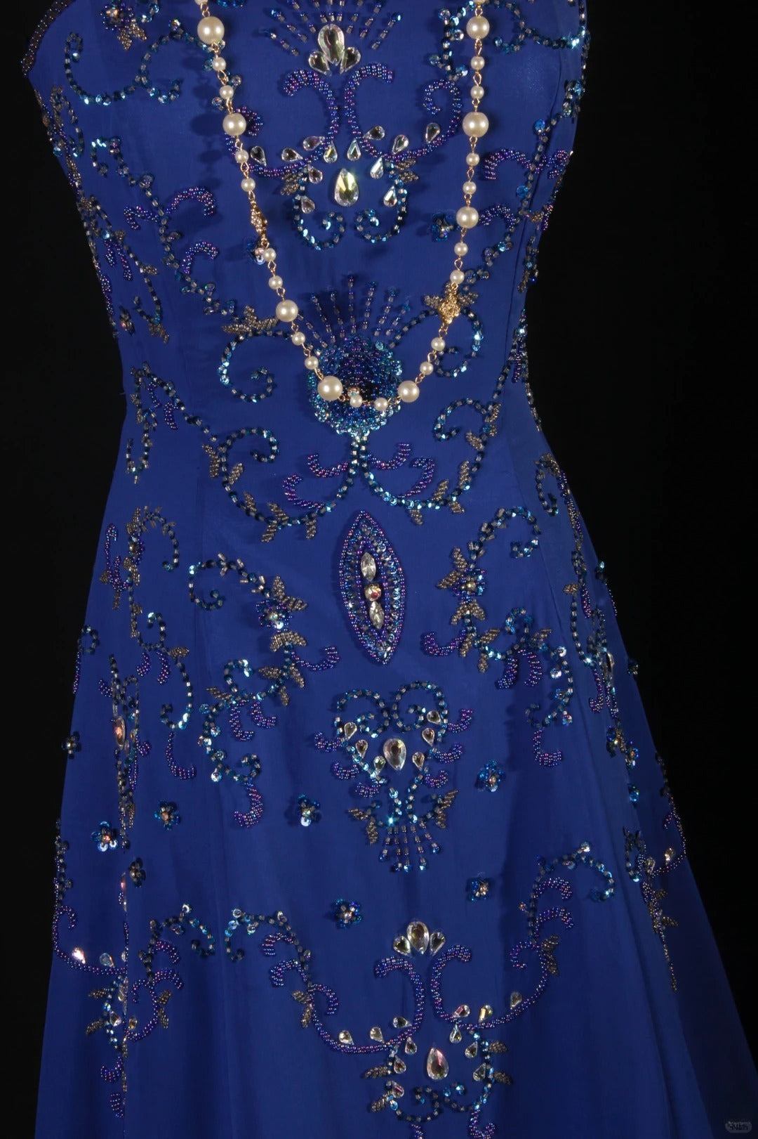Retro-Stil der 70er und 60er Jahre: A-Linien-Kleid, trägerlos, königsblau mit Strasssteinen, Chiffon, ärmellos, langes Ballkleid, Partykleid AS142