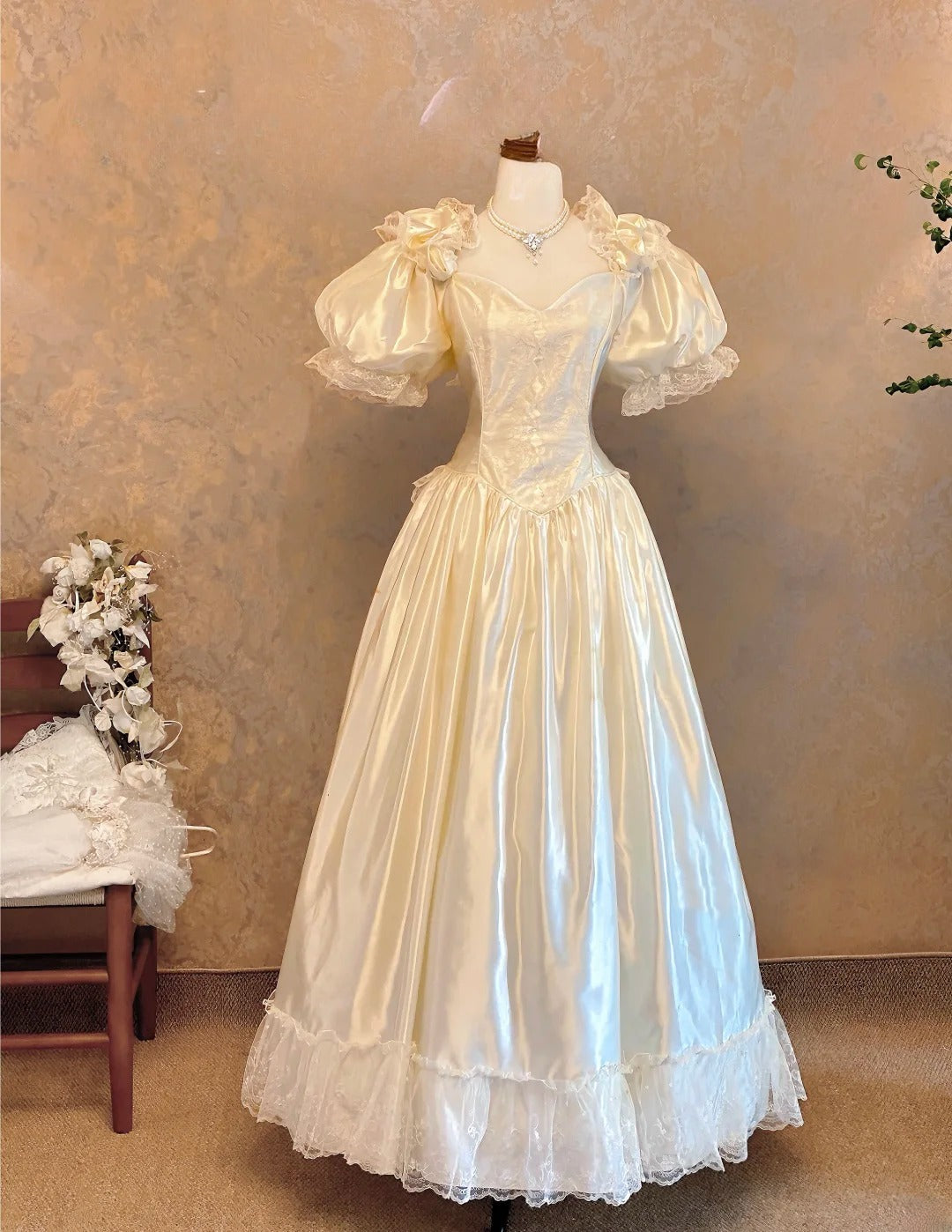 Elegant Floor Length Wedding Dress Classic Sweetheart White With Sleeves Bridal Gown for Big Day RB9100