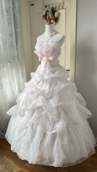 Dezentes, langes, trägerloses Ballkleid für den 16. Geburtstag in Hellrosa mit Rüschen, RC0513