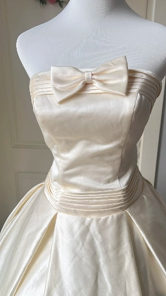 Dezentes trägerloses Ballkleid zum 16. Geburtstag, lang, helles Champagner, Partykleid RC0519
