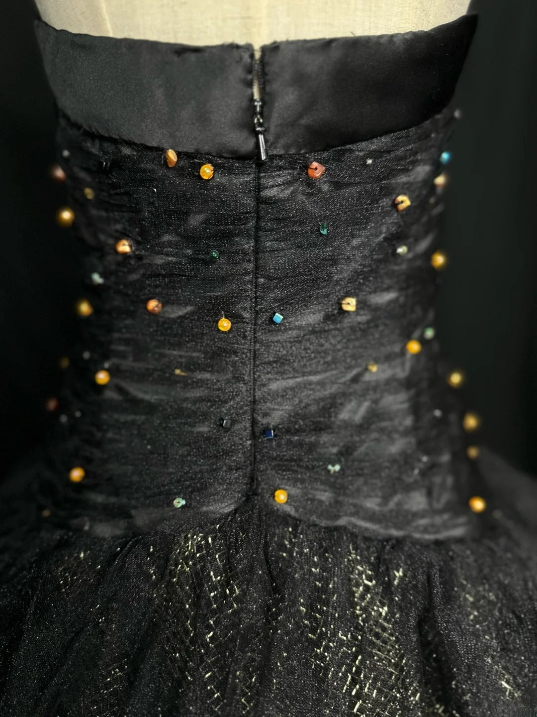 Pretty Ball Gown Sweetheart Black Tulle With Gold Beads Long 15 Quinceanera Dresses Photo Ideas Formal Outfit RB5965