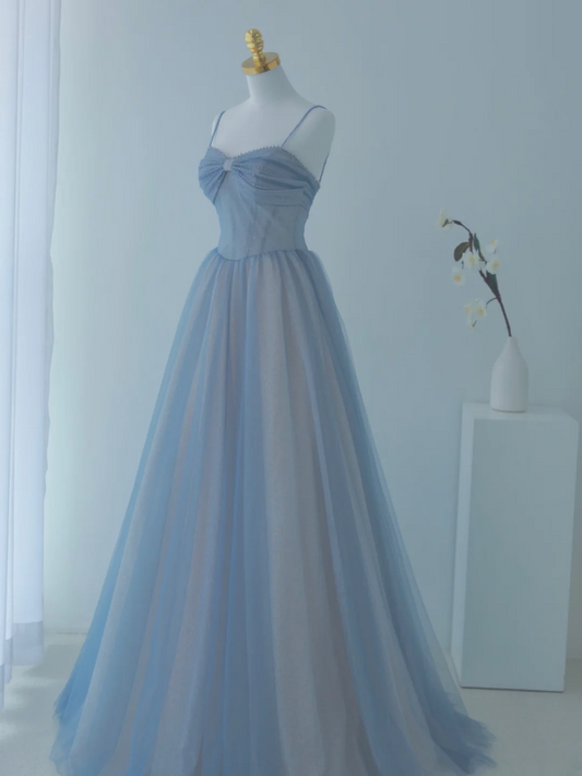 Bezauberndes Ballkleid mit Spaghettiträgern aus staubblauem Tüll – Langes Abendkleid für den 18. Geburtstag – AS157