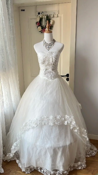 Chic Wedding Dress Ball Gown Strapless White Lace With Tiered Train Summer Bridal Gown RC0522