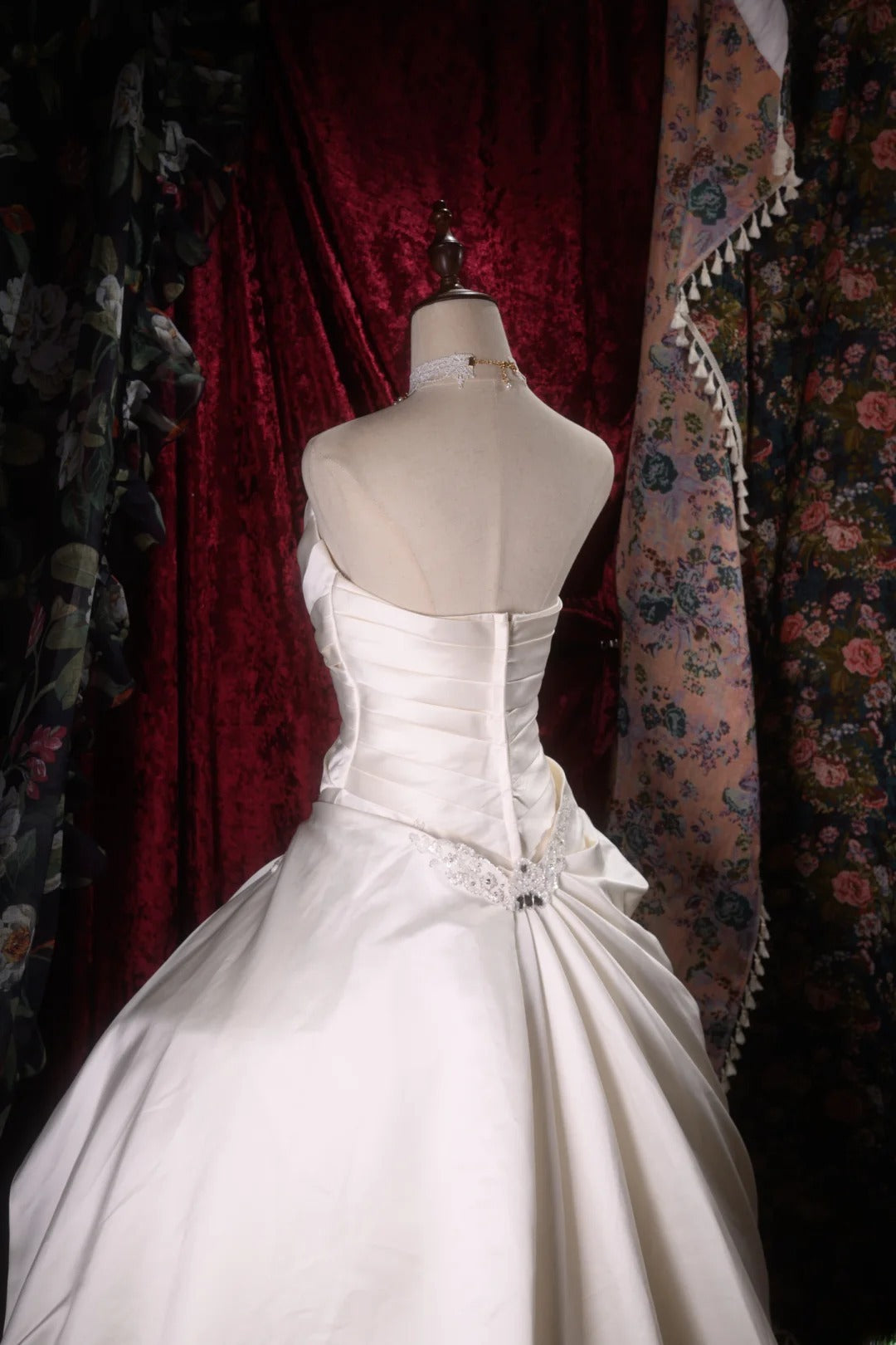Vintage Ball Gown Strapless 1950s White With Ruffled Long Autumn Winter Bridal Dress Wedding Dresses RB8295
