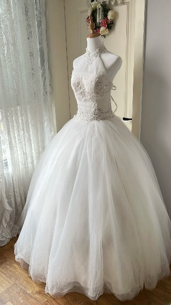 Elegantes weißes langes Tüll-Ballkleid mit Neckholder für Sweet 16, Geburtstagsparty-Kleid RC0525