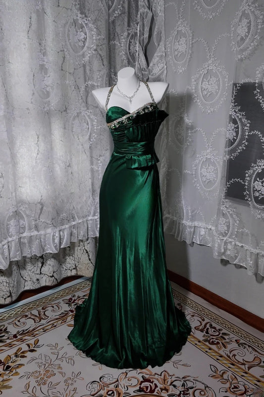 Dunkelgrünes bodenlanges Satin-Abendkleid im Meerjungfrauen-Stil mit Neckholder und Perlenverzierung RB9957