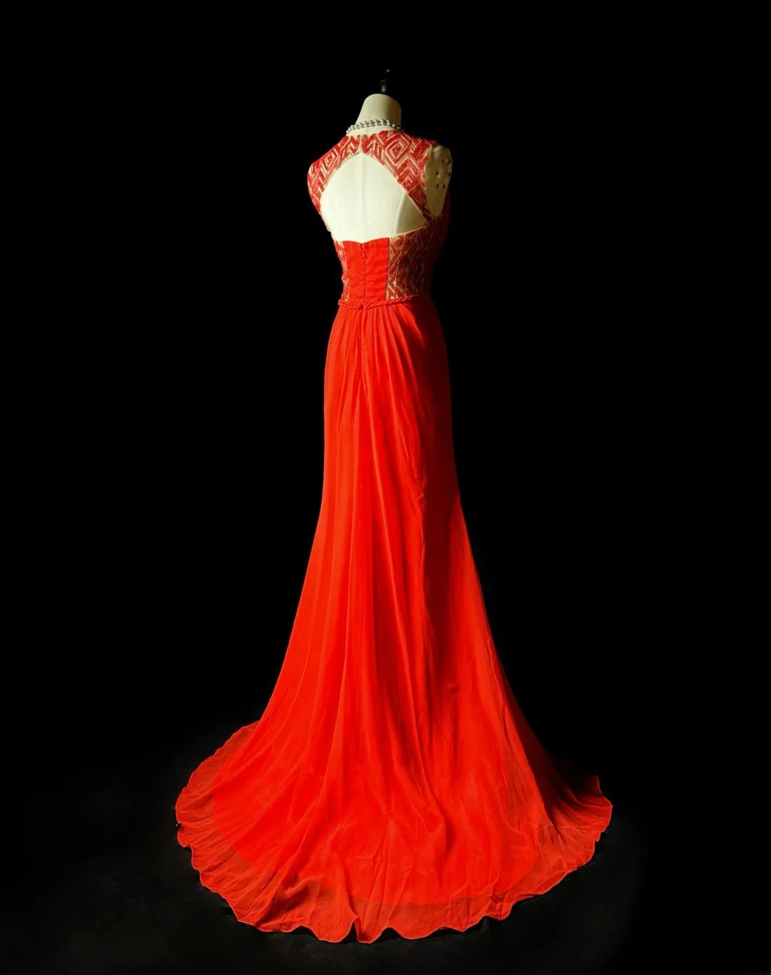 Chic Prom Dresses A line V Neckline Red Chiffon Open Back Sleeveless Long Formal Outfits RB5976