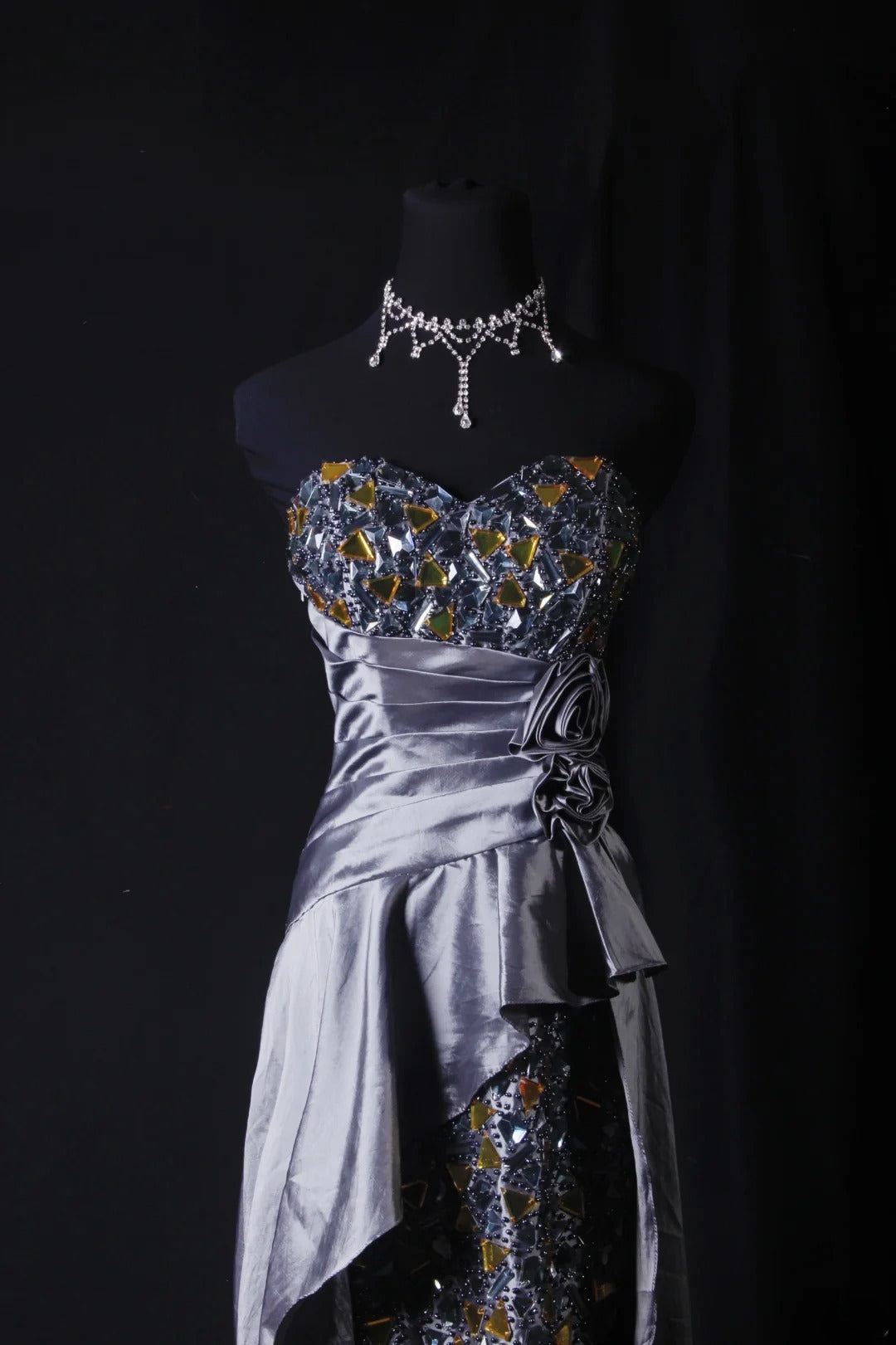 Funkelnde Ballkleider, ästhetisches, trägerloses Etuikleid in Grau mit Perlen, inspirierendes, halbformelles Partykleid für Teenager und Gymnasiasten AS168