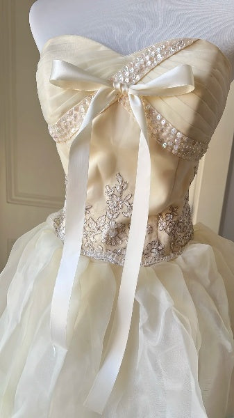 Elegantes langes Sweet-16-Kleid mit herzförmigem Ausschnitt, gelbes Ballkleid, Festkleid für den sechzehnten Geburtstag, RC0533