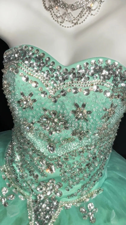 Prinzessin Ballkleid Trägerlos Grün Tüll Lang mit Perlen Korsett Enganliegend Sweet 16 Kleider Seventeen Quince Kleid RB3607
