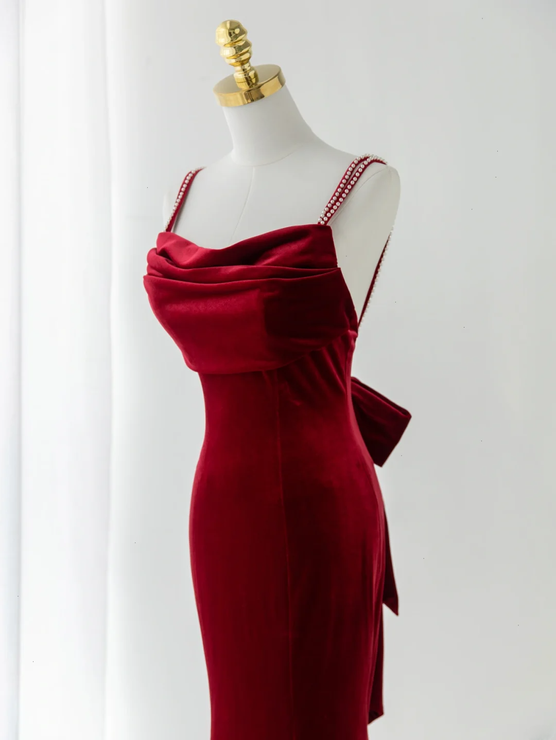 Robe de bal sirène sexy à fines bretelles en velours bordeaux foncé, style tendance pour adolescentes, robe de soirée, robe de bal AB1151