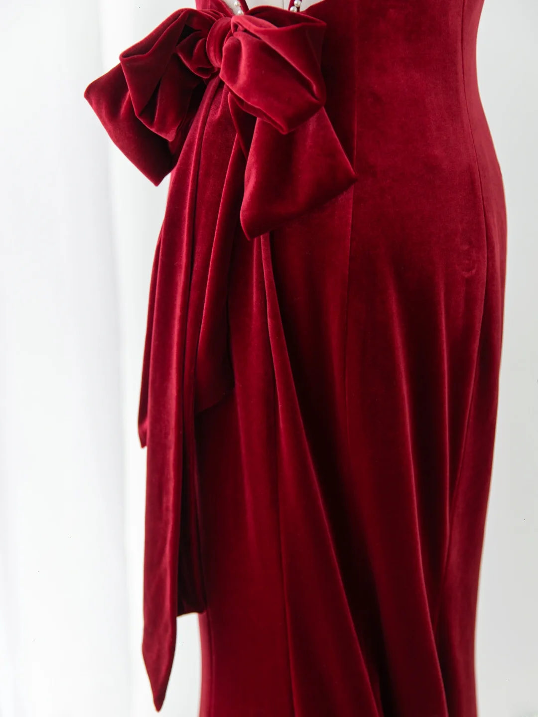 Robe de bal sirène sexy à fines bretelles en velours bordeaux foncé, style tendance pour adolescentes, robe de soirée, robe de bal AB1151