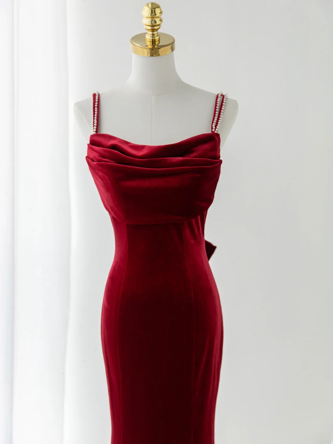 Robe de bal sirène sexy à fines bretelles en velours bordeaux foncé, style tendance pour adolescentes, robe de soirée, robe de bal AB1151