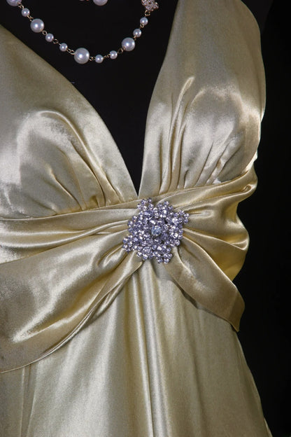 Robe de bal simple et esthétique, coupe trapèze, dos nu, en satin de soie orné de perles. Robe longue semi-formelle élégante pour lycéennes (AS181).