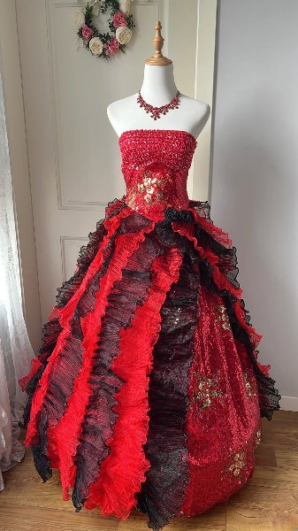 Rotes trägerloses Quinceanera-Ballkleid zum 15. Geburtstag mit gestuftem Tüll, RC0531