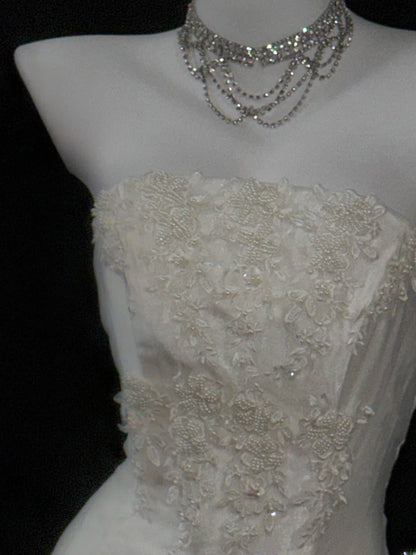 Classy Ball Gown Strapless White With Appliqued Lace Brides Gown Bridal Dress Long Poofy Wedding Dresses RB5789