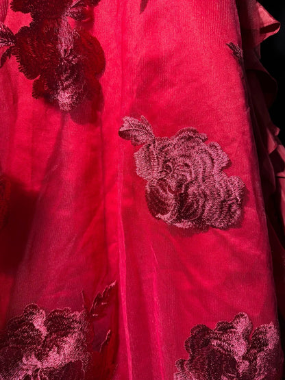 Robe de soirée longue et élégante en dentelle florale rose fuchsia, sans bretelles ni coutures apparentes, modèle AS186