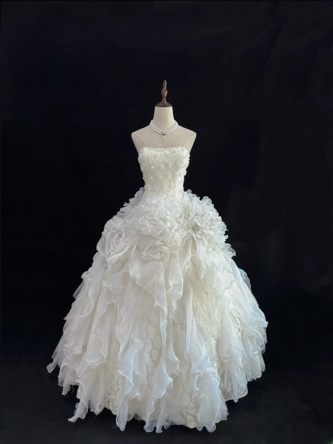 Cute Ball Gown Strapless White With Tiered Layers Long Prom Dress Tulle Sweet 16 Sweet Sixteen Outfits Vestido de 15 RB7587