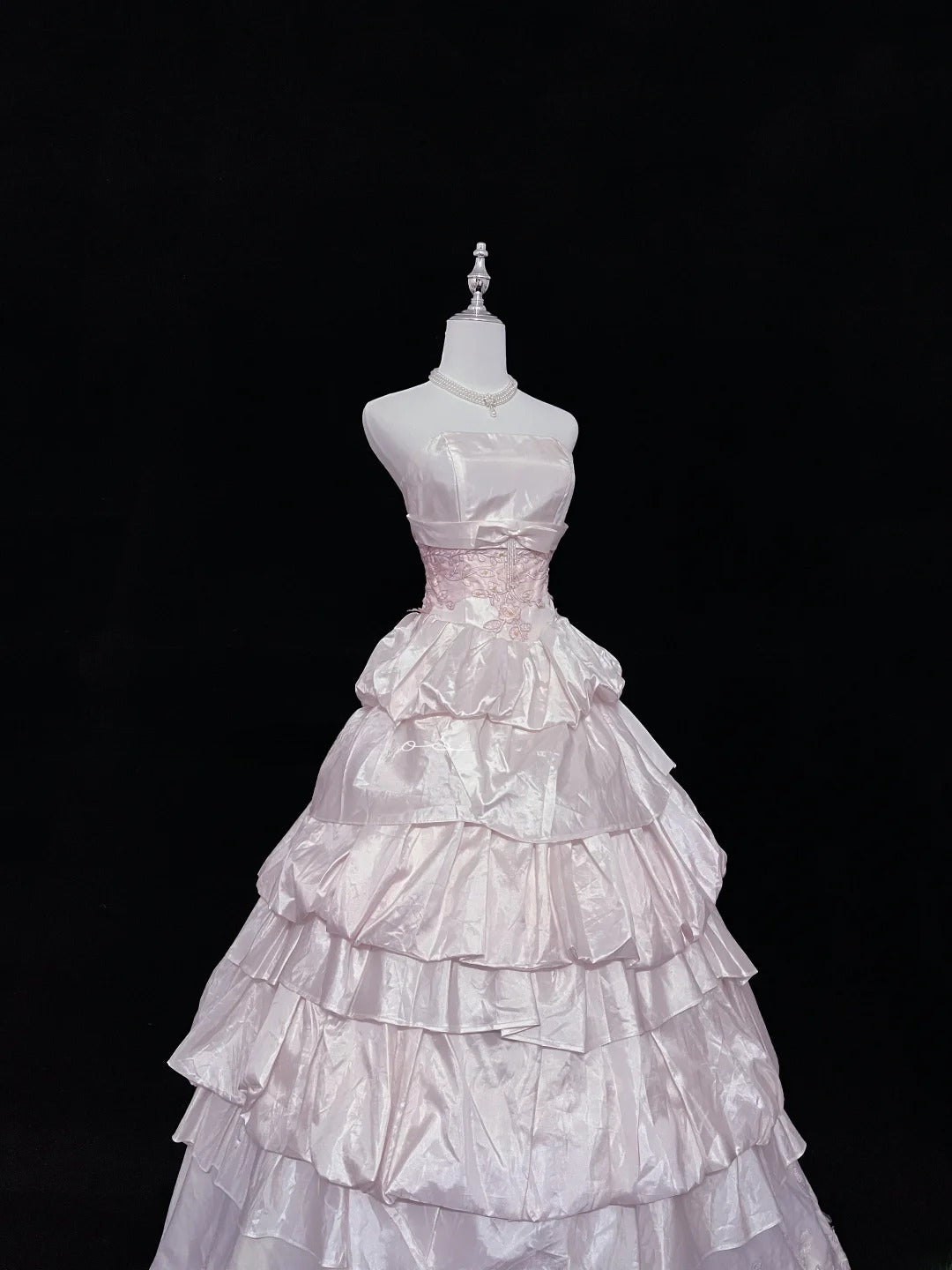 Beautiful Ball Gown Strapless Pink Satin With Appliqued Tiered Prom Dress Formal Outfits Party Dresses RB7588