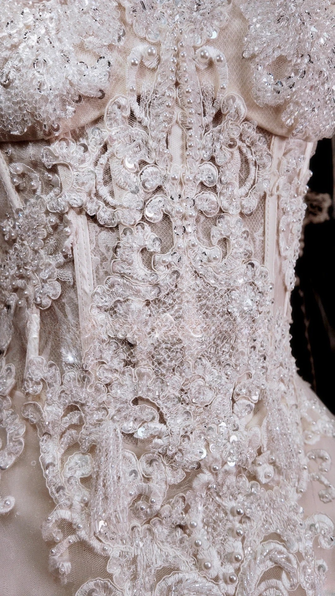 Vintage Wedding Dress Ball Gown Off Shoulder Appliques White With Lace Bridal Gown for Big Day RB9977