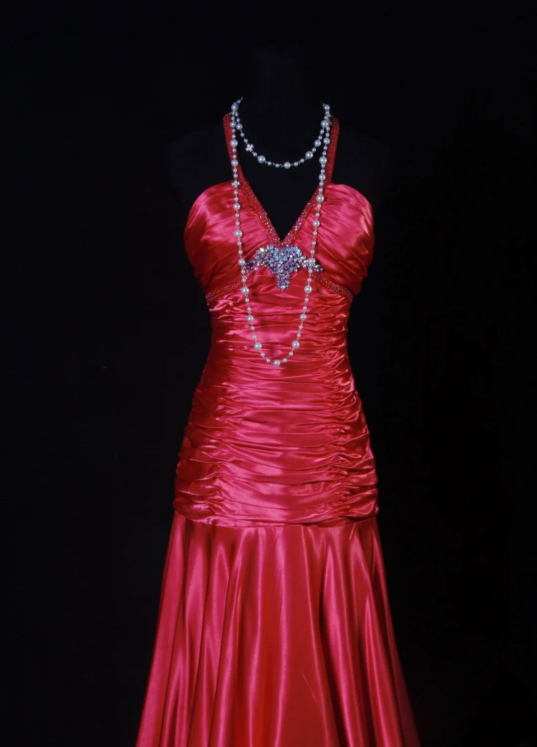 Robe de bal longue sirène vintage années 80 en satin rouge, dos nu, AS194