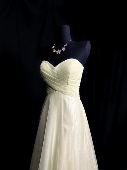 Chic Prom Dresses A line Sweetheart Light Yellow Tulle Sleeveless Long Formal Outfits RB6000