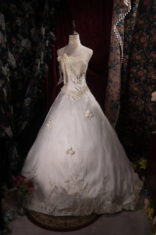 Atemberaubendes schulterfreies Ballkleid aus den 2000ern, Weiß mit applizierten Blumen, langes Herbst-Winter-Brautkleid, Hochzeitskleider RB8473