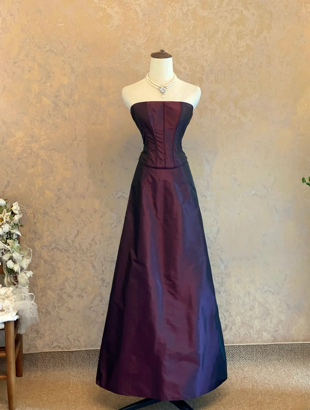 Elegant A line Strapless Burgundy Satin Prom Dress Floor Length For Women Evening Party Gown RB9132