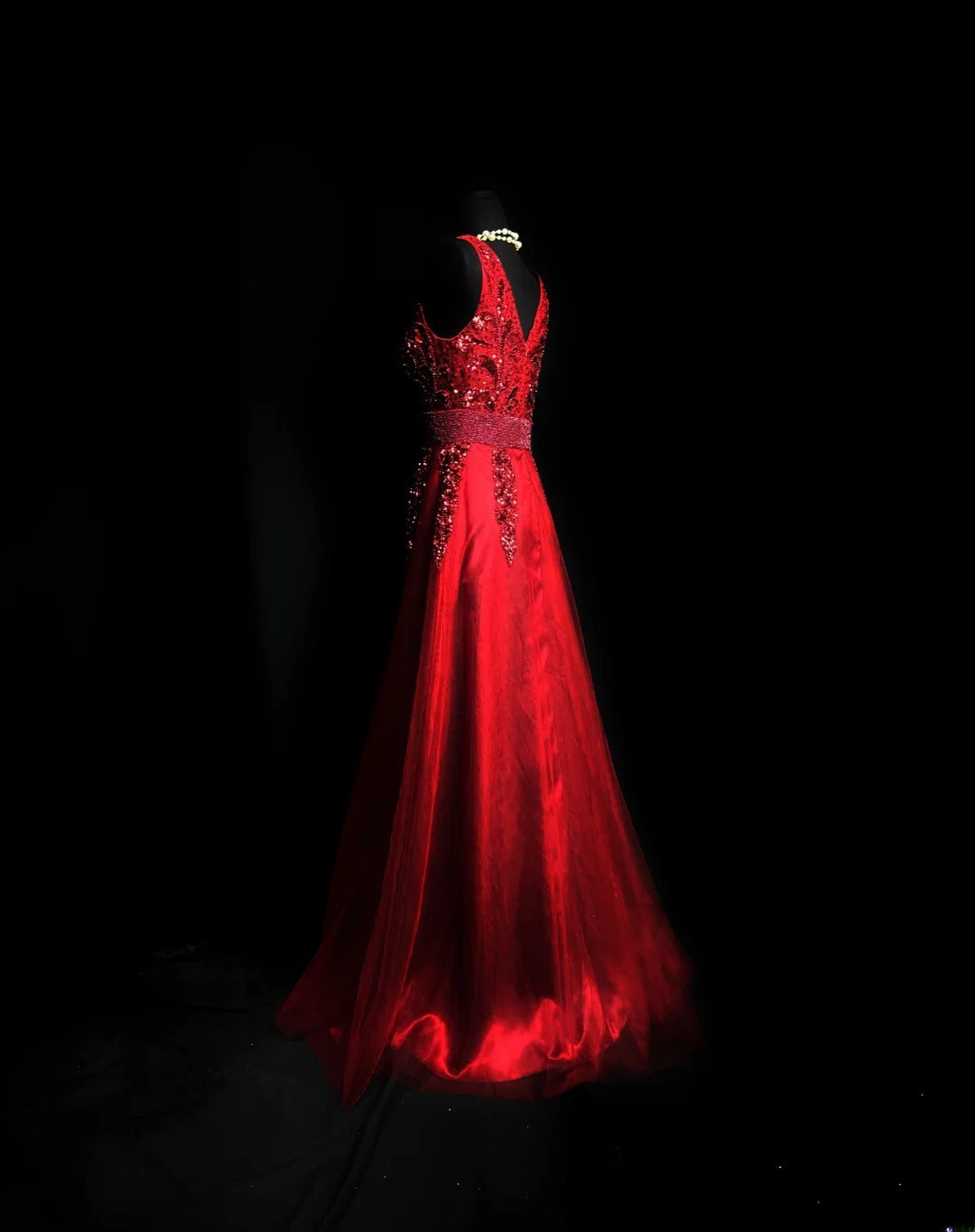 Vintage Prom Dresses A line V Neck Red Tulle With Beads Crystals Sleeveless Long Formal Outfits RB6005