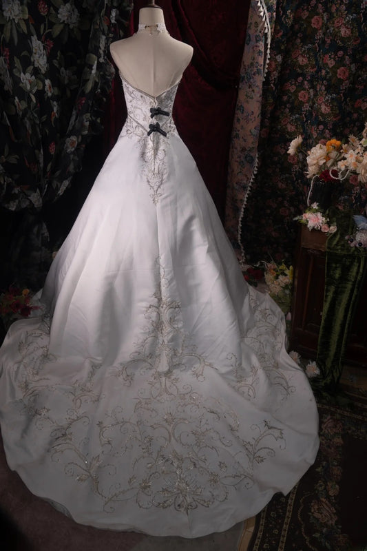 Atemberaubendes schulterfreies Ballkleid mit Stickereien im Stil der 2000er Jahre, Weiß mit appliziertem, figurbetontem Rücken, langes Brautkleid für Herbst und Winter, Hochzeitskleider RB8478
