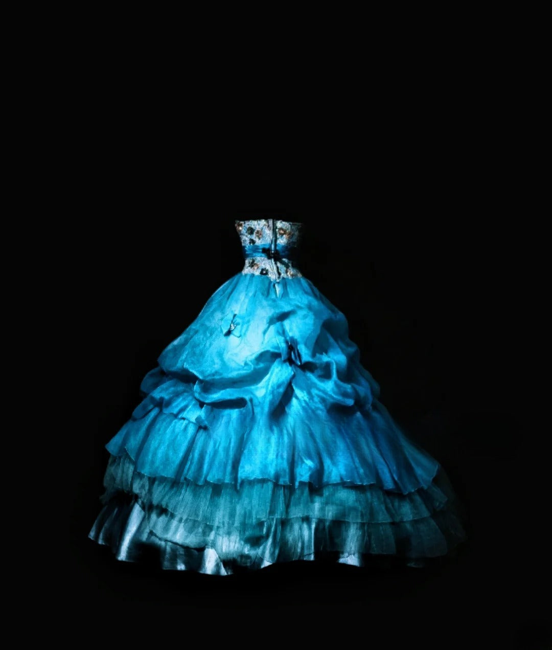 Ball Gown Strapless Blue Tulle Long Quinceanera Dresses With Crystals For Sweet 15 15 Anos Celebration Birthday Formal Gown RB8859