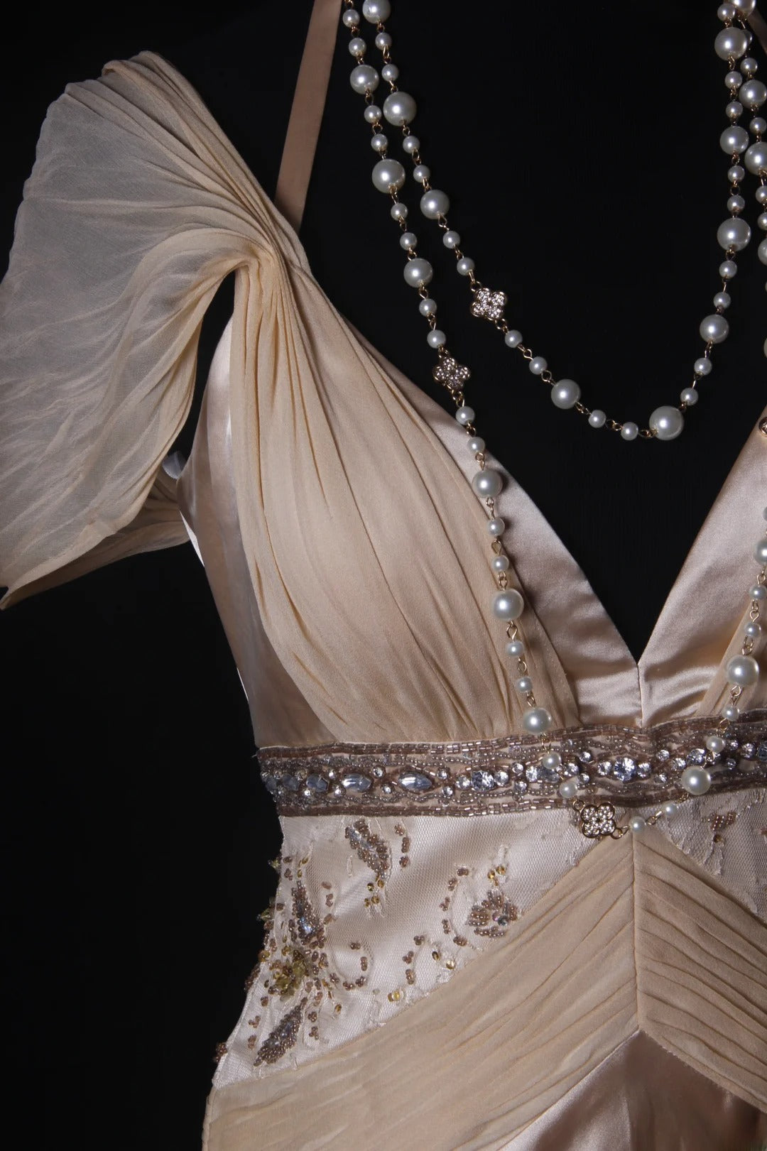 Robe de bal élégante années 1950, coupe trapèze, col en V, mousseline champagne ornée de perles, robe de soirée longue vintage AS210