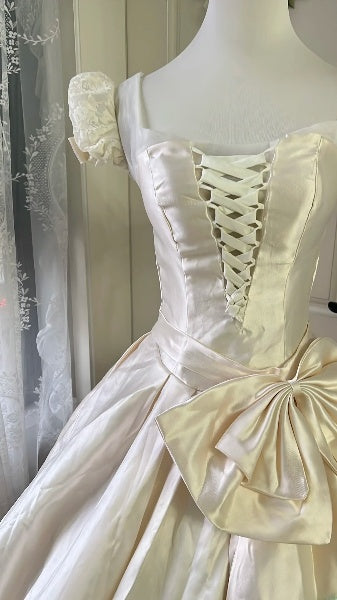 Chic Wedding Dress Ball Gown Square Neck Ivory Satin With Short Sleeves Long Bridal Gown RC0568
