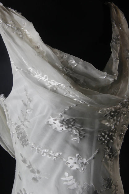Robe de bal élégante années 1950, style sirène, col bénitier, en mousseline gris argenté ornée de perles, robe de soirée longue vintage AS213