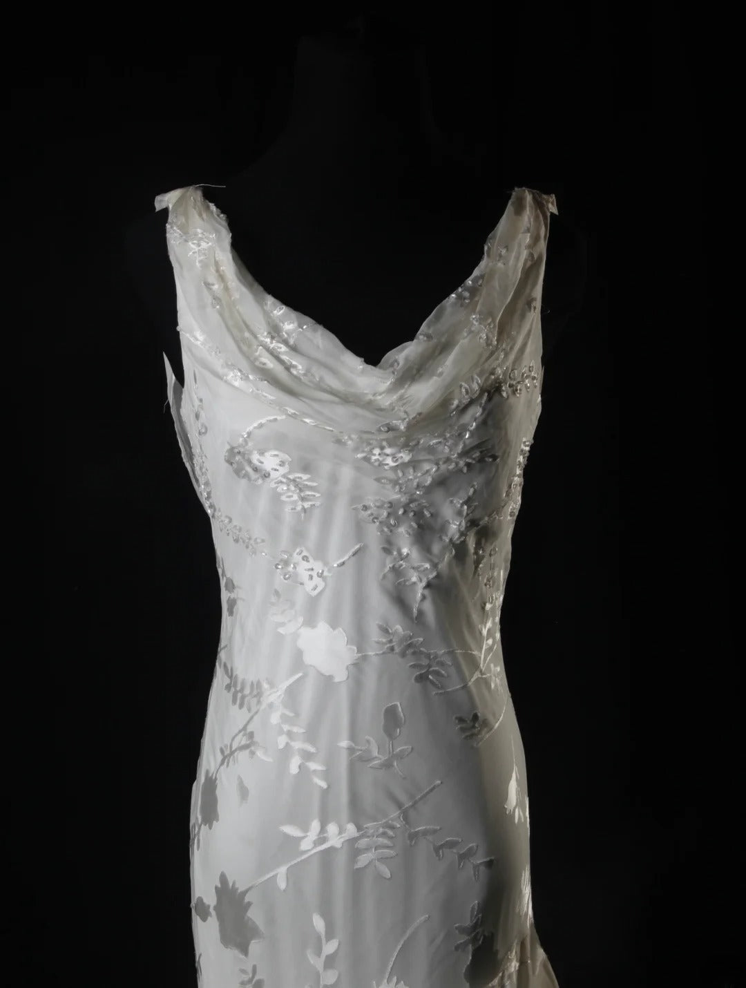 Robe de bal élégante années 1950, style sirène, col bénitier, en mousseline gris argenté ornée de perles, robe de soirée longue vintage AS213