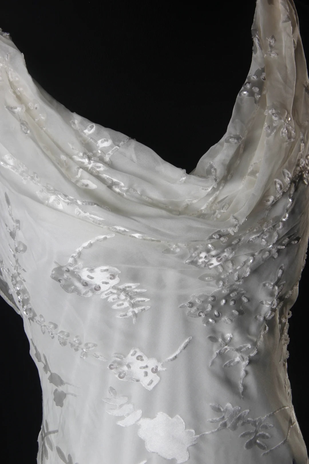 Robe de bal élégante années 1950, style sirène, col bénitier, en mousseline gris argenté ornée de perles, robe de soirée longue vintage AS213
