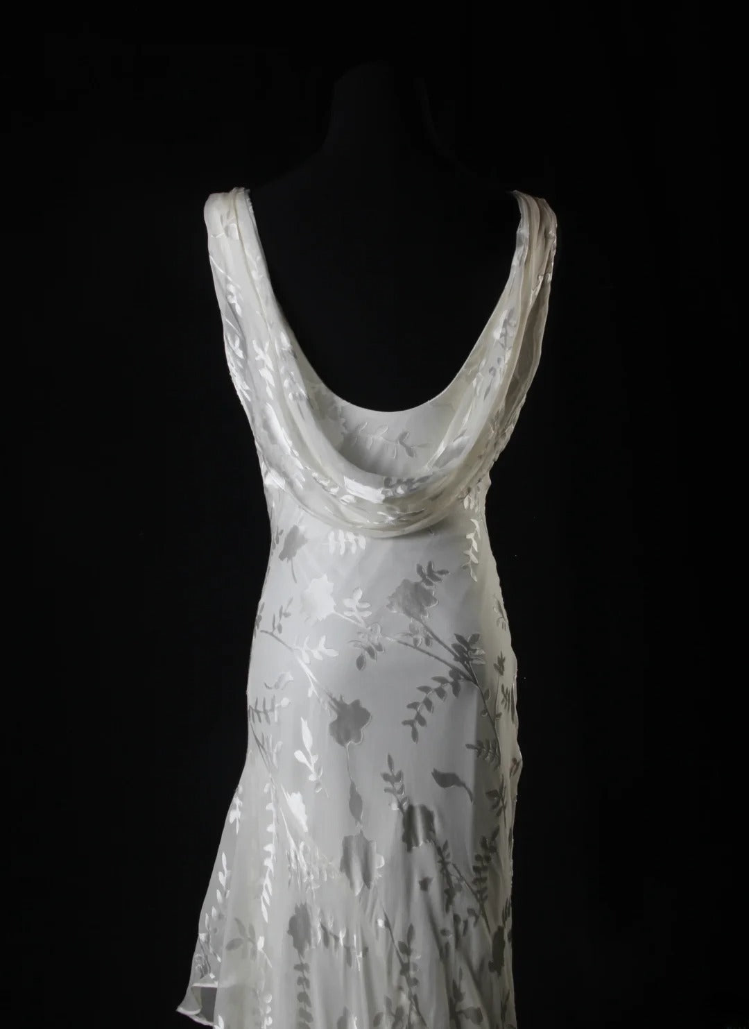 Robe de bal élégante années 1950, style sirène, col bénitier, en mousseline gris argenté ornée de perles, robe de soirée longue vintage AS213