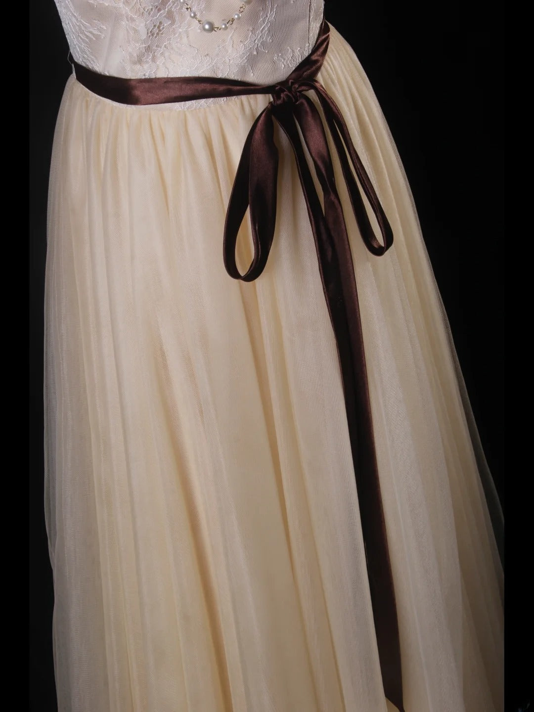 Simple A Line Scoop Neck With Half Sleeves Tulle Lace Bridesmaid Dresses AS216