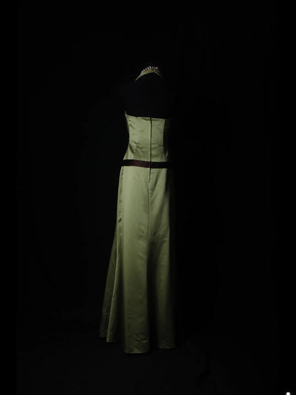 Robe de demoiselle d'honneur longue plissée en satin vert, col V, coupe trapèze vintage AS225