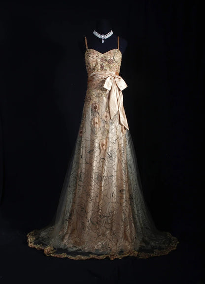 Robe de bal vintage années 50, coupe trapèze, bretelles spaghetti, dentelle champagne, longue et élégante (AS234)