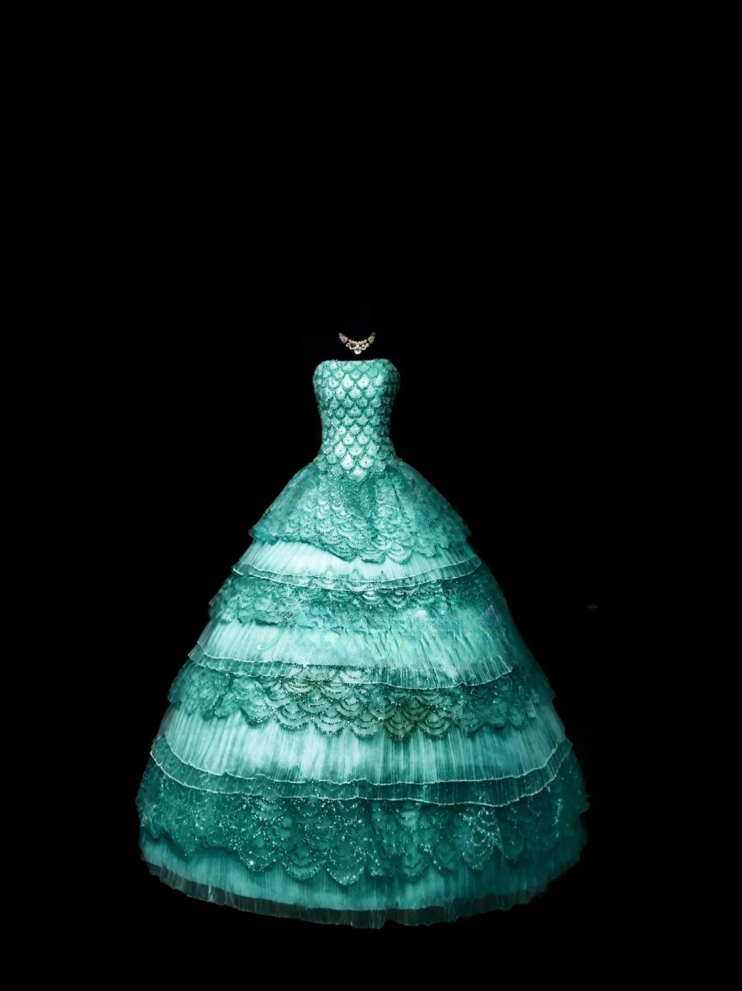 Ball Gown Strapless Green Sequined Long Quinceanera Dresses With Tiered For Sweet 15 15 Anos Celebration Birthday Formal Gown RB8874