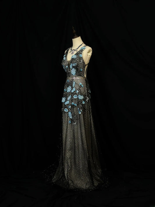 Beautiful Prom Dresses A Line V Neckline Black Lace With Backless Appliqued Long Formal Outfits RB6090