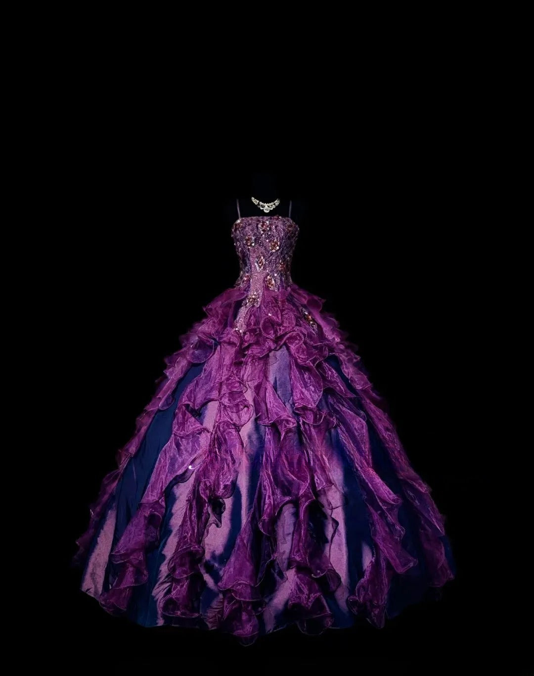 Ball Gown Spaghetti Straps Purple Long Quinceanera Dresses With Ruffled Tiered For Sweet 15 15 Anos Celebration Birthday Formal Gown RB8877