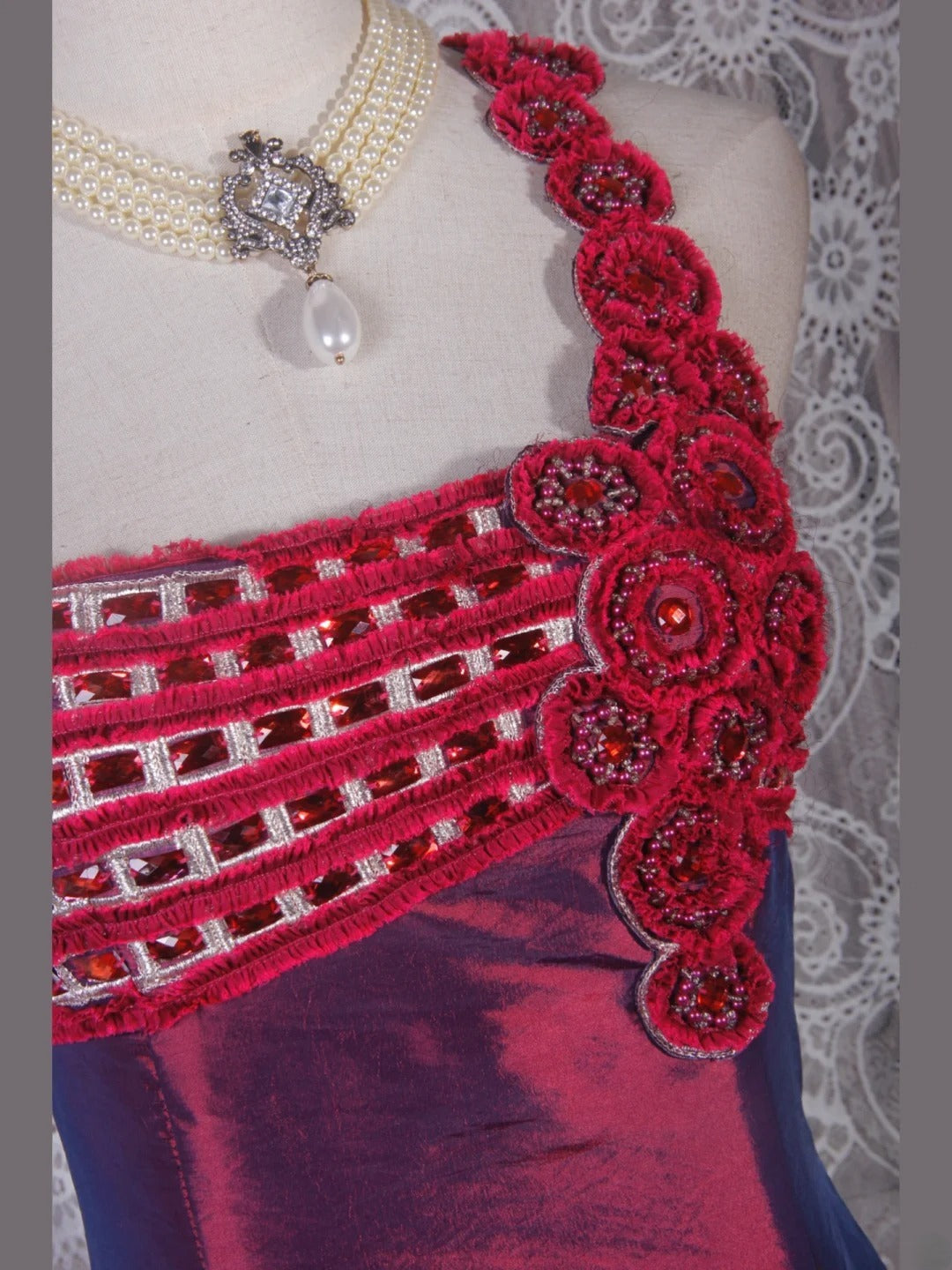 Robe de bal élégante années 50, sirène asymétrique à fleurs bordeaux, longue, pour soirée AS243