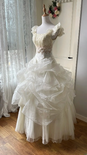 Sweet 15 Quinceanera Dress Ball Gown Square Neck White Tulle With Tiered Long 15th Birthday Outfits RC0588