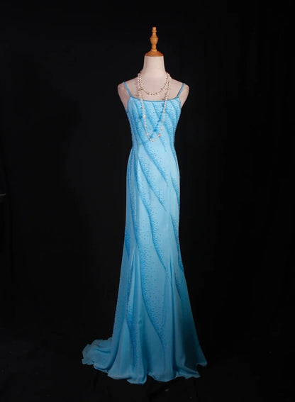 Robe de bal vintage années 50, style sirène, bretelles spaghetti, dos nu, en mousseline bleu ciel clair, robe de soirée longue AS247