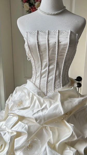Sweet 15 Quinceanera Dress Ball Gown Strapless Ivory Satin With Tiered Long 15th Birthday Outfits RC0589
