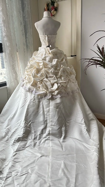 Sweet 15 Quinceanera Dress Ball Gown Strapless Ivory Satin With Tiered Long 15th Birthday Outfits RC0589