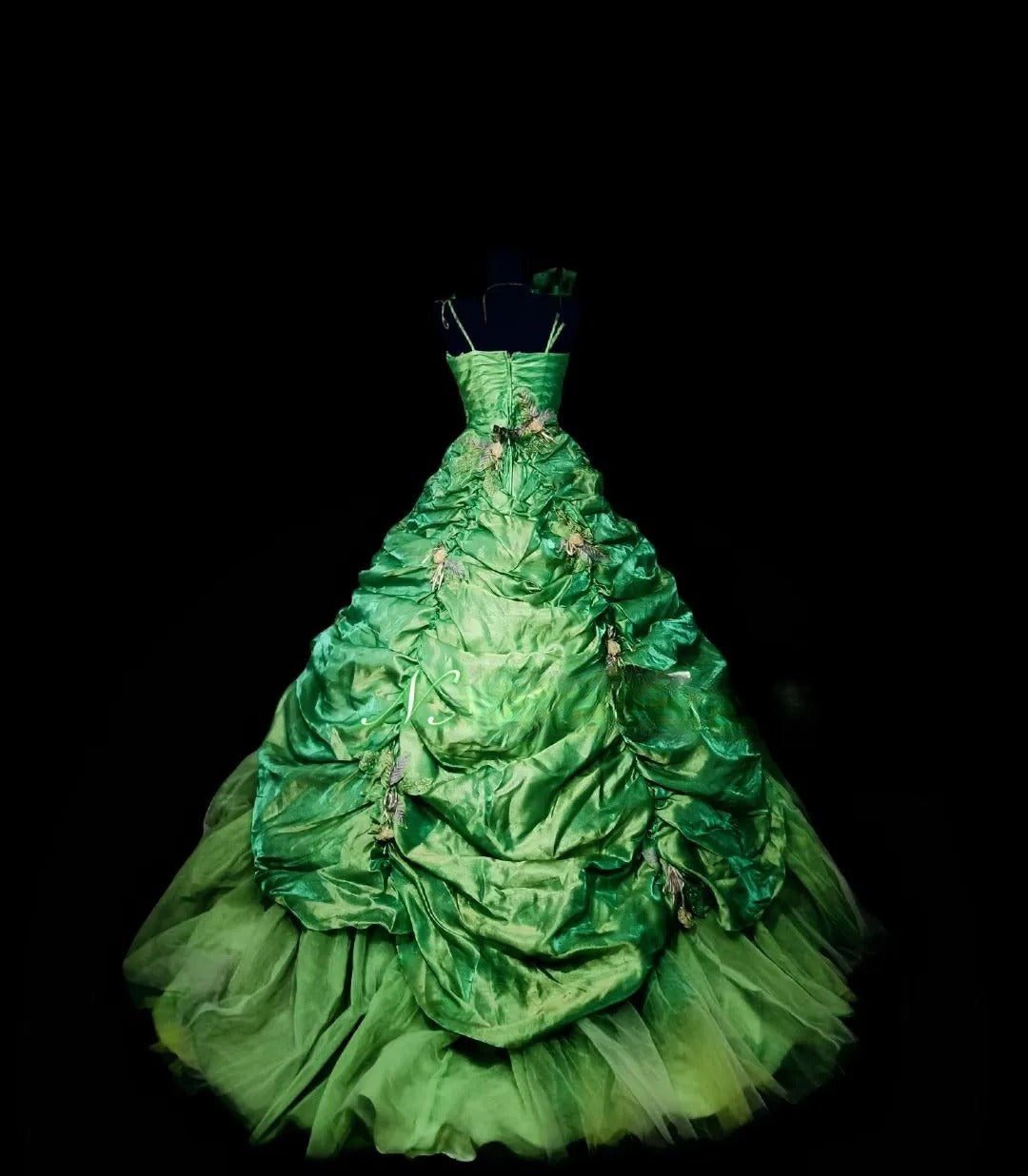 Modest Ball Gown One Shoulder Green Tulle Long Quinceanera Dresses With Tiered For Sweet 15 15 Anos Celebration Birthday Formal Gown RB8892