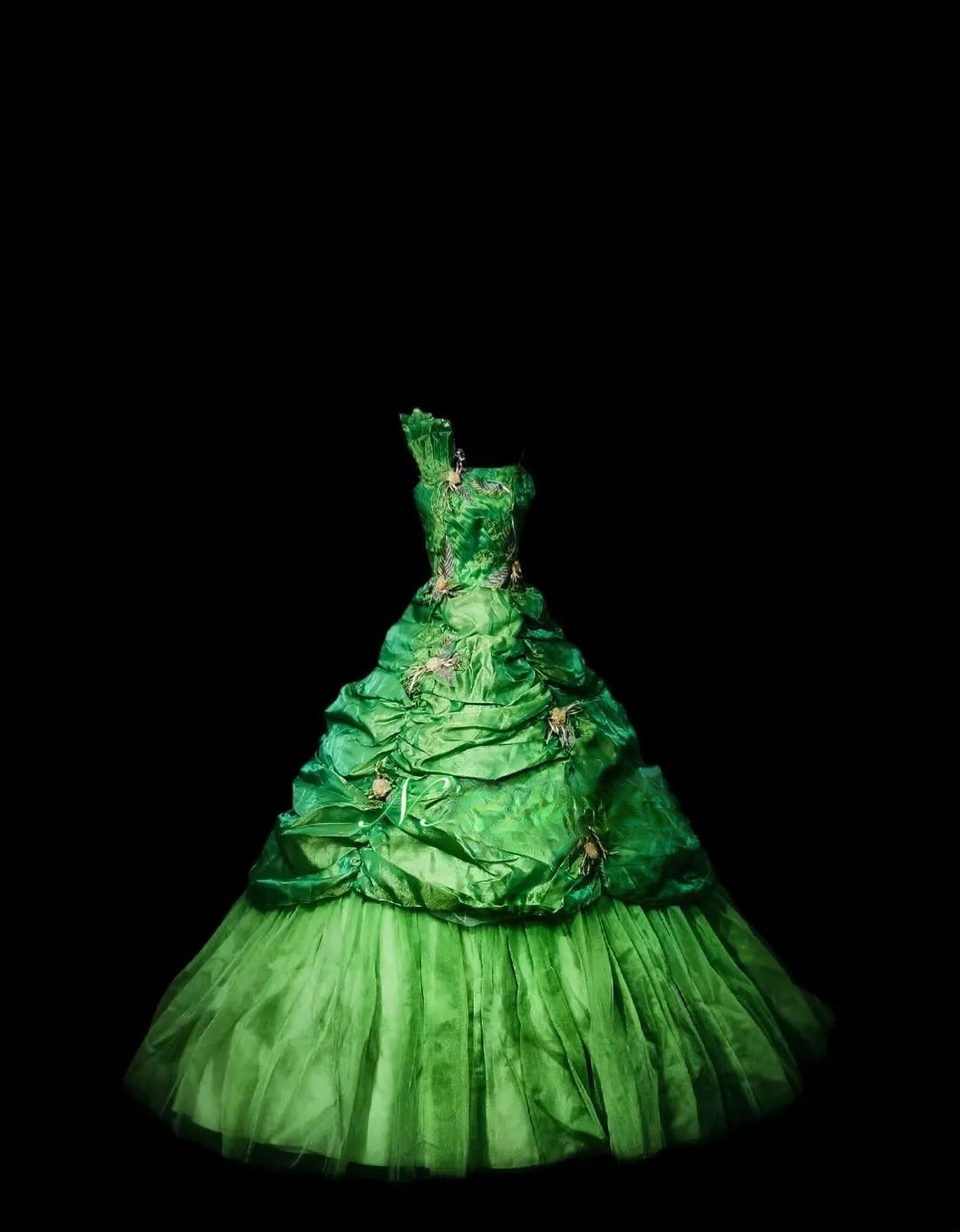 Modest Ball Gown One Shoulder Green Tulle Long Quinceanera Dresses With Tiered For Sweet 15 15 Anos Celebration Birthday Formal Gown RB8892